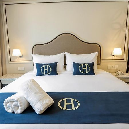 The Host Hotel Ipoh Esterno foto