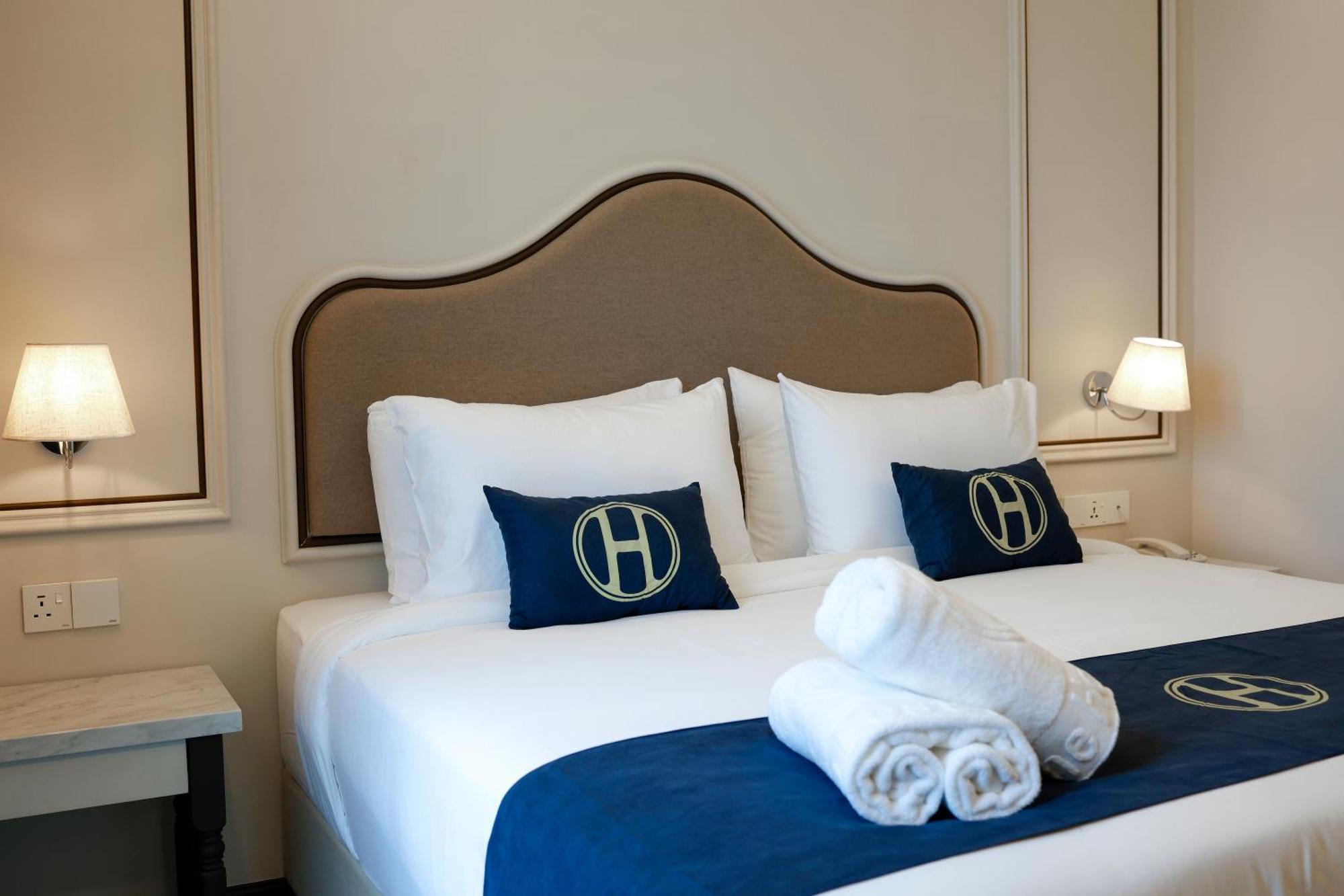 The Host Hotel Ipoh Esterno foto