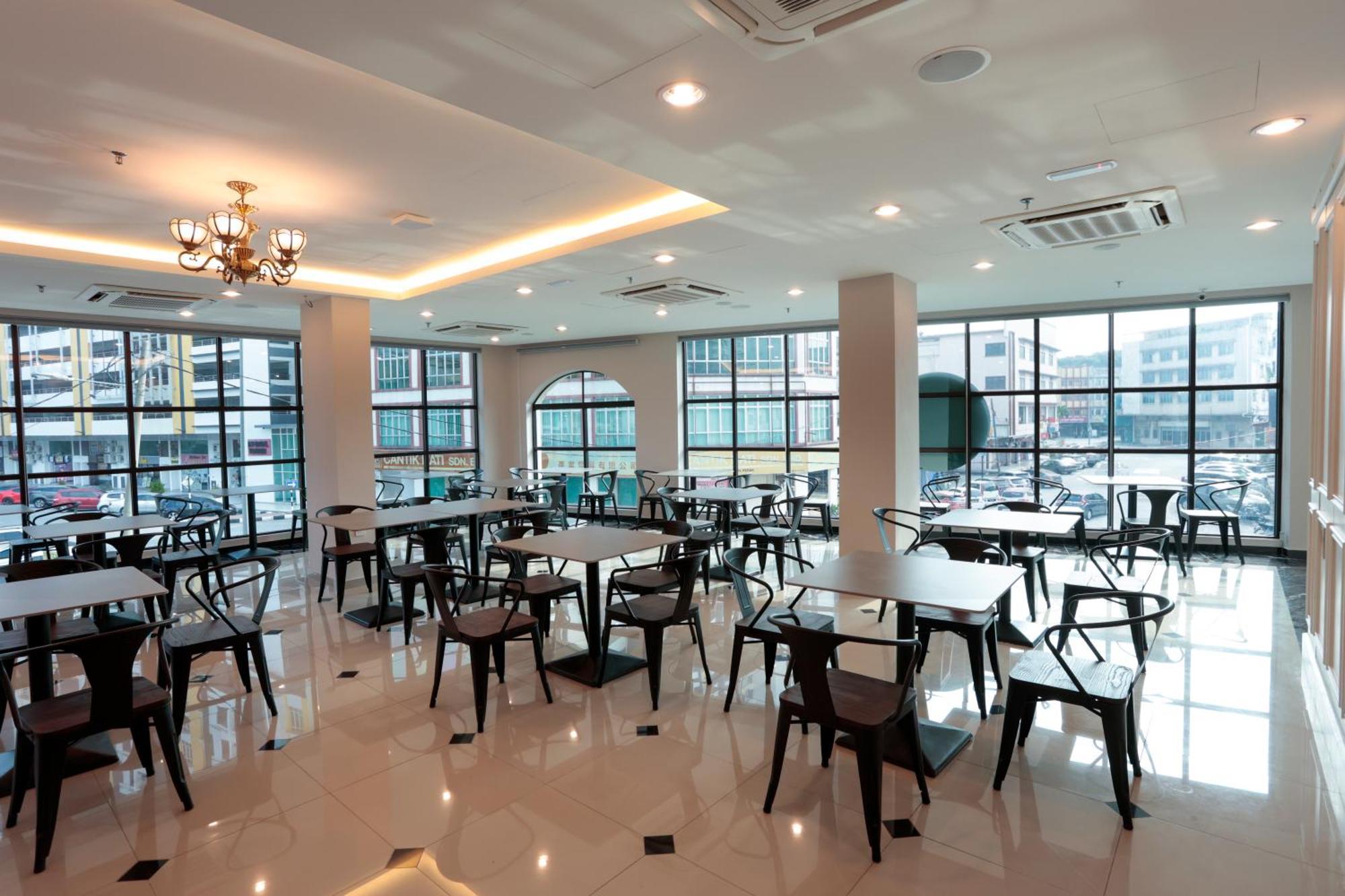 The Host Hotel Ipoh Esterno foto
